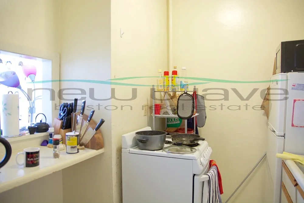 Studio, 450 sqft, $2,450 — Photo 3