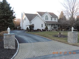 5 Baker Ct, Wappingers Falls, NY 12590
