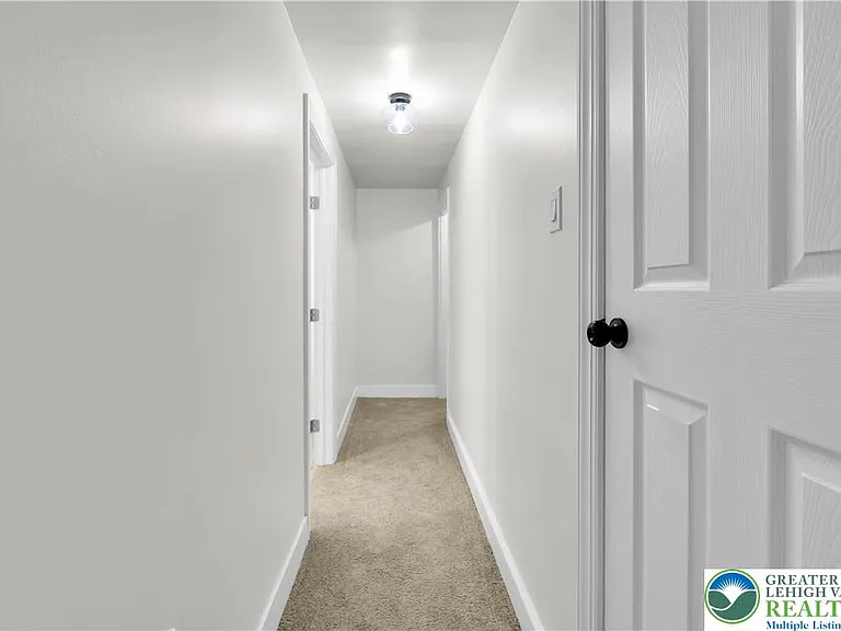 128 W Fairview St — Photo 14
