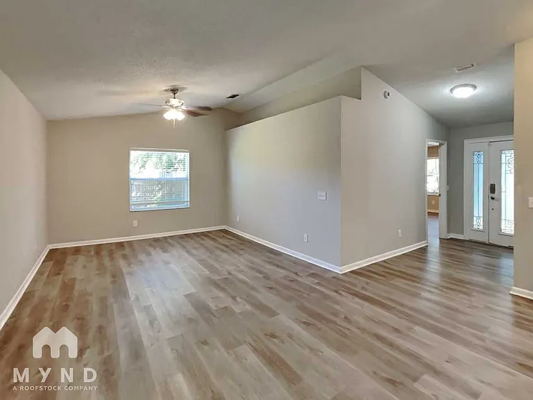 2125 Karen Dr — Photo 6