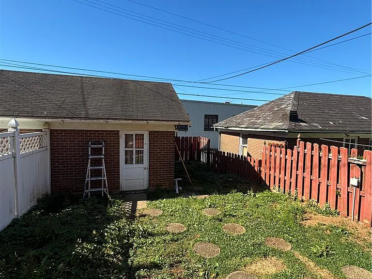 2238 Fairview Ave — Photo 4