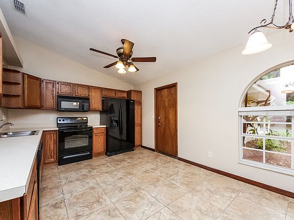 2nd image of 1101 Creek Woods Cir