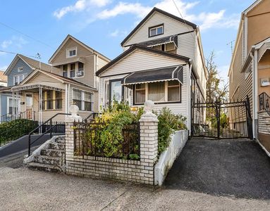 15810 111th Ave, Jamaica, NY, 11433
