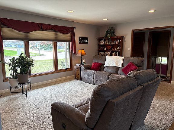Main Floor Living Rm