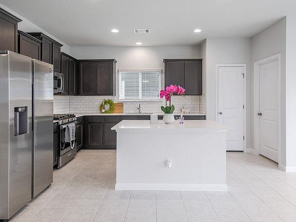 4th image of 204 Eagle Lake Dr