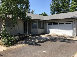 2930 E McAndrews Rd, Medford, OR