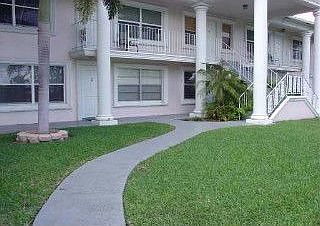 5th image of 4517 NE 21st Ave APT 3