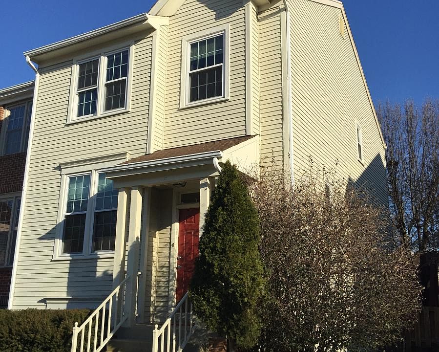 1st image of 1411 Bluemont Ct