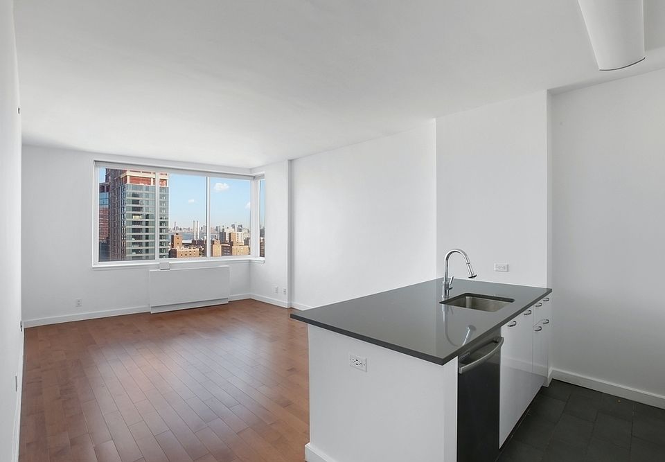 1st image of 80 Dekalb Ave APT 21E