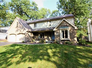 2346 Saint Roberts Ln, Toledo, OH 43617