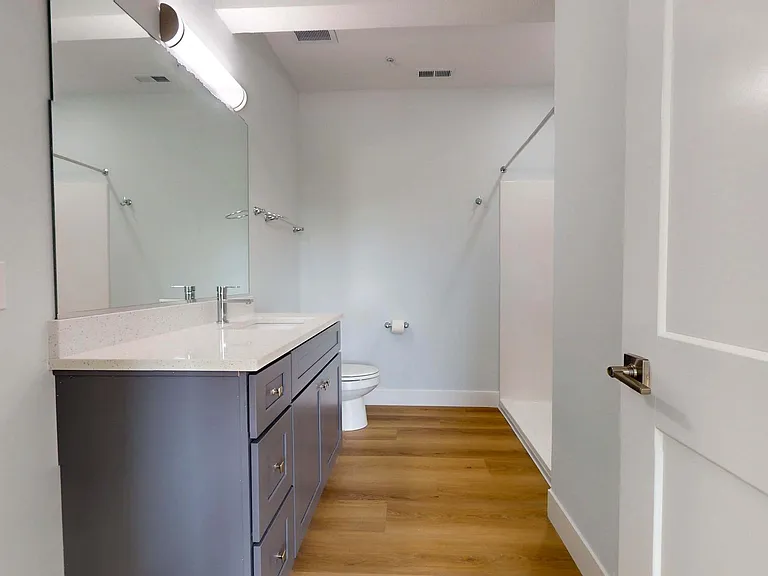 2414 N Neil St — Photo 15