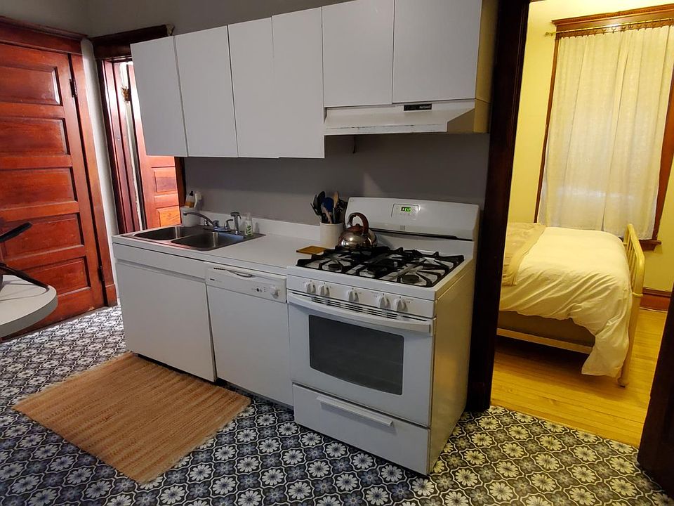 1st image of 3319 N Seeley Ave #1