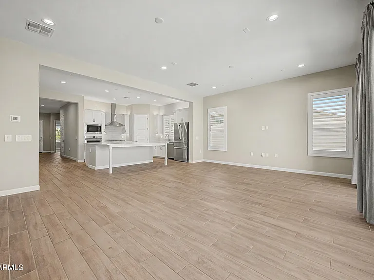 6051 E Sinclair St — Photo 3