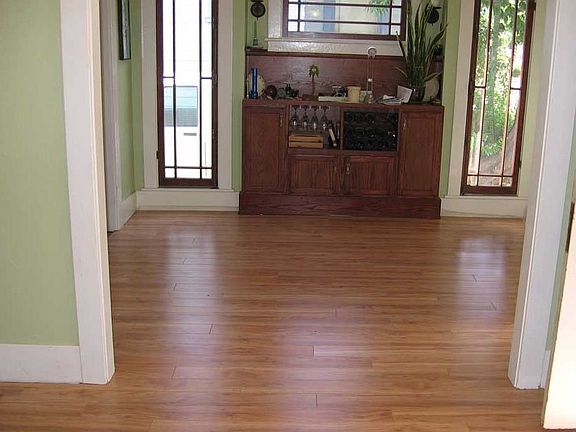 Dinning Room new Armstrong Laminate floors 2007