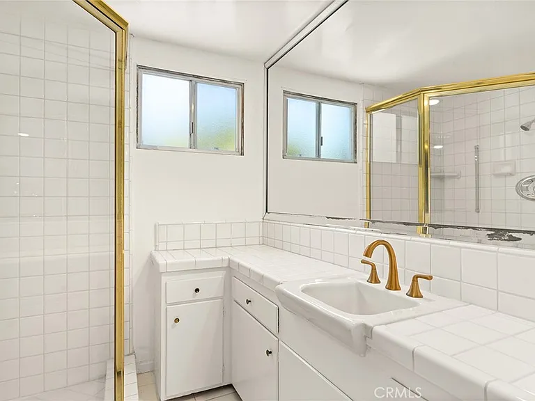 681 S Orange Grove Blvd #3 — Photo 14