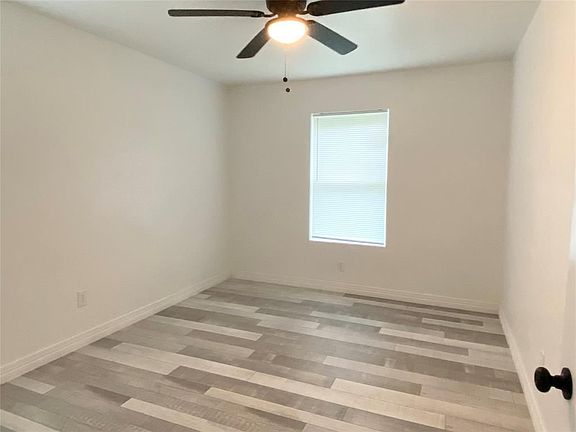 2nd image of 906 Eagle Ave APT B