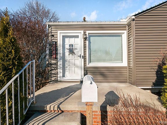 5th image of 23021 California St