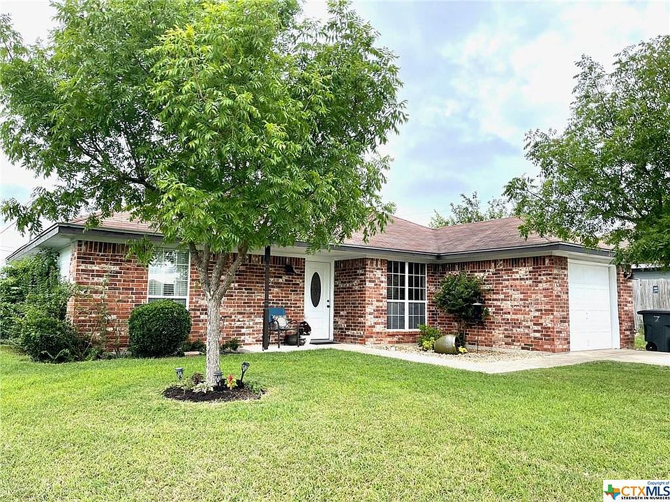 1st image of 2605 Caprice Dr