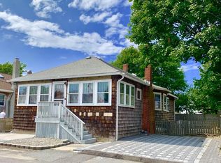 23 R St, Hull, MA 02045