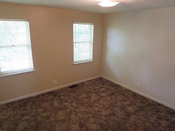 2nd image of 410 Freedom Dr APT 4