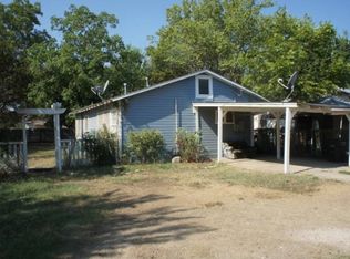 103 N Gray St, Caldwell, TX 77836