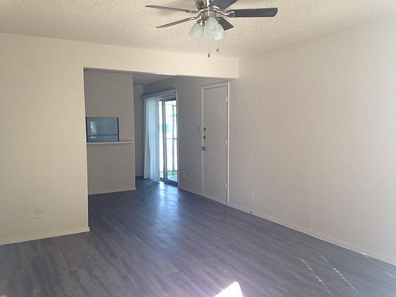 3rd image of 1710 Ledgewood Dr #A