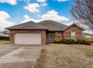 605 S Birchwood Street, Strafford, MO 65757