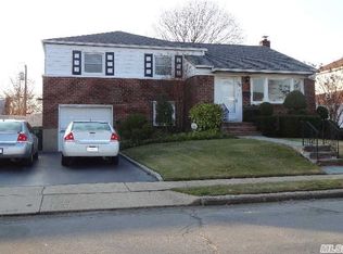 34 Forest Dr, Plainview, NY 11803