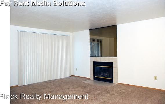 1st image of 912 W Lincoln Pl APT 304