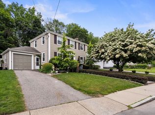 26 Vermont St, West Roxbury, MA 02132