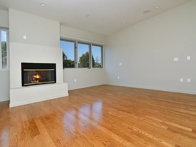 744 Marine St — Photo 40