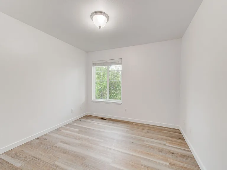 1094 Longbow Ln #D — Photo 12