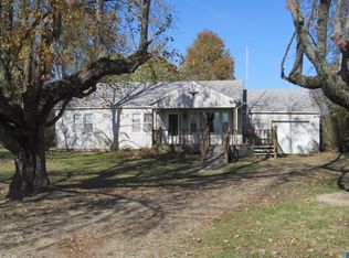 8913 N Frontage Ln, Bridgeport, IL 62417