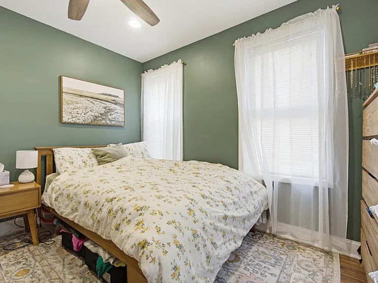 1429 Olive St — Photo 22