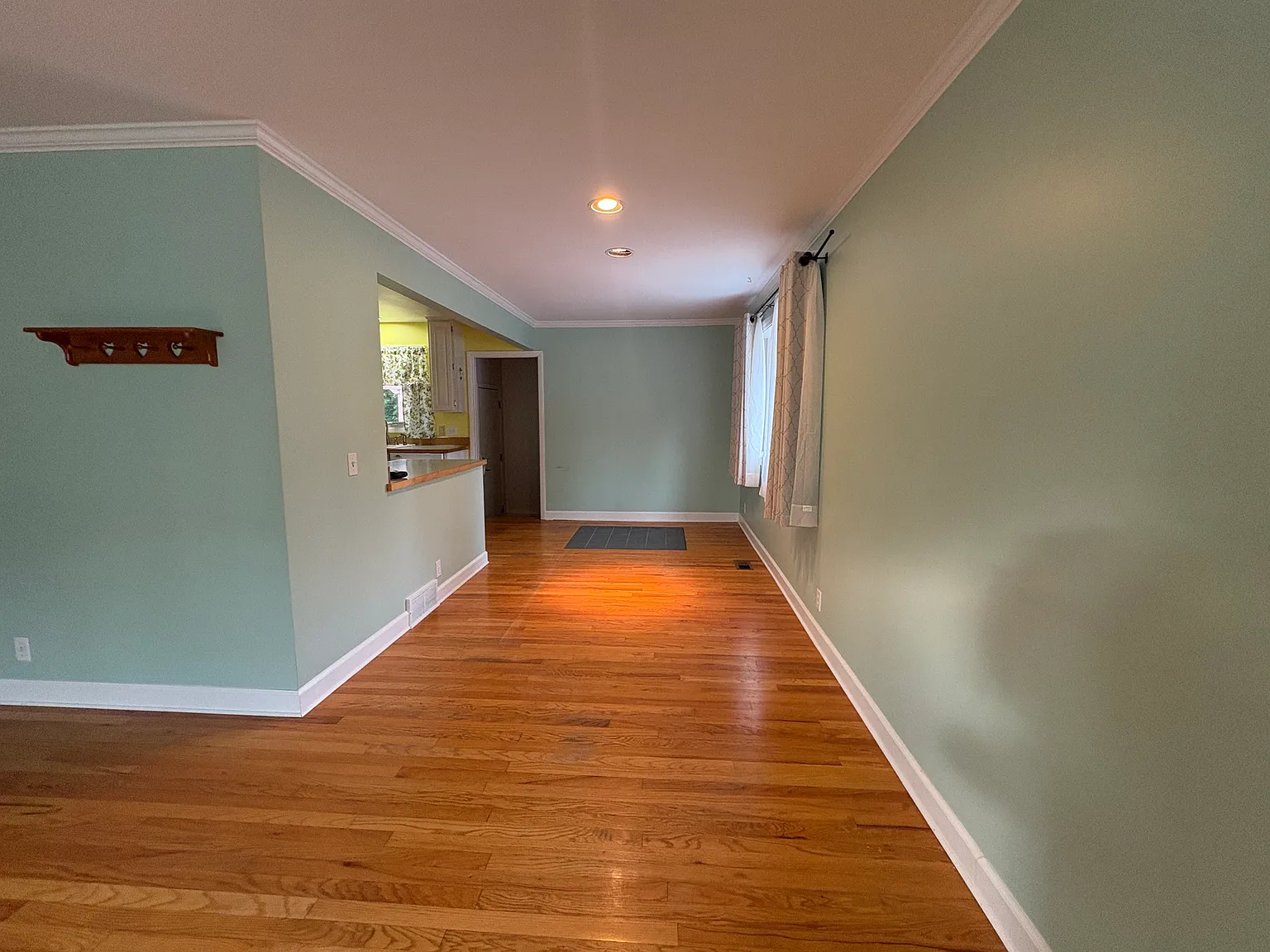 2 bed, 1000 sqft, $1,600 — Photo 4