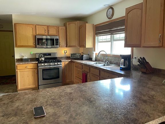 3rd image of 449 Reservoir Rd