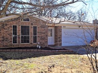 1121 Stone Creek Dr, Mansfield, TX 76063