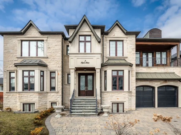 2 Poplar Dr, Richmond Hill, ON L4E 2W5