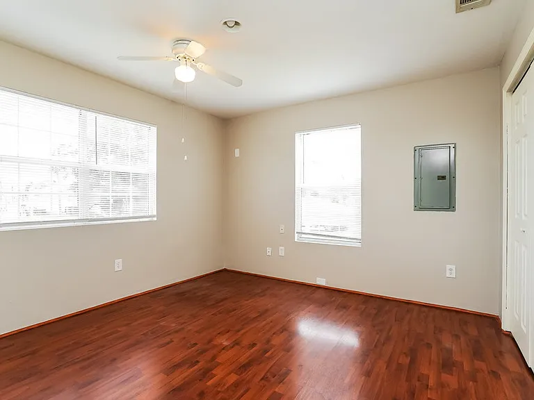 5407 3rd St W — Photo 10