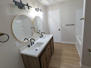 1602 E St #1, Lincoln, NE 68508