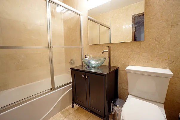 Rented by Compass | media 18