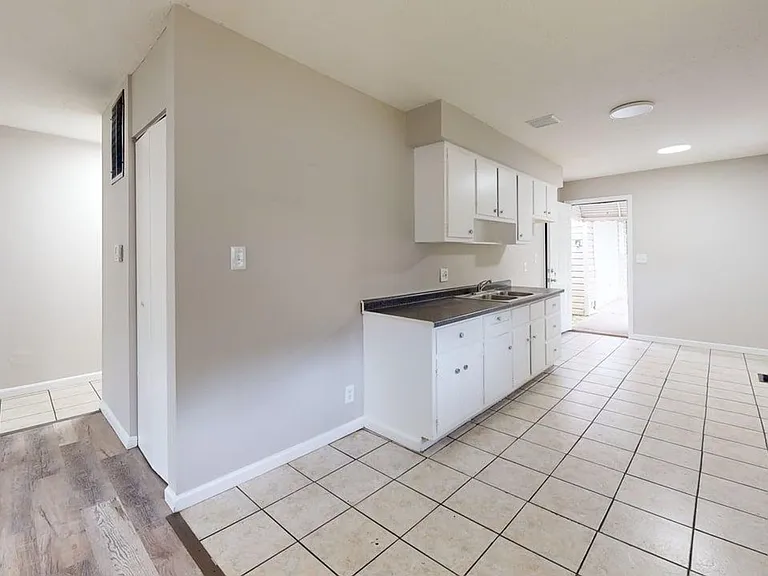 583 Chittenden St — Photo 4