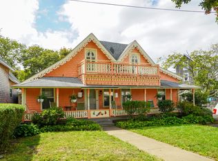 7 Central Ave, Oak Bluffs, MA 02557