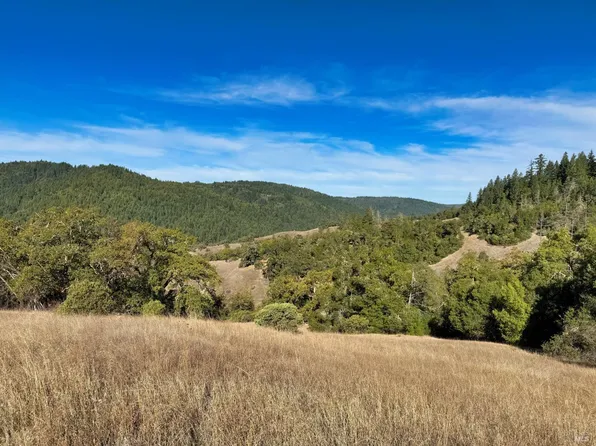 18225 Scenic Drive, Redwood Valley, CA 95470