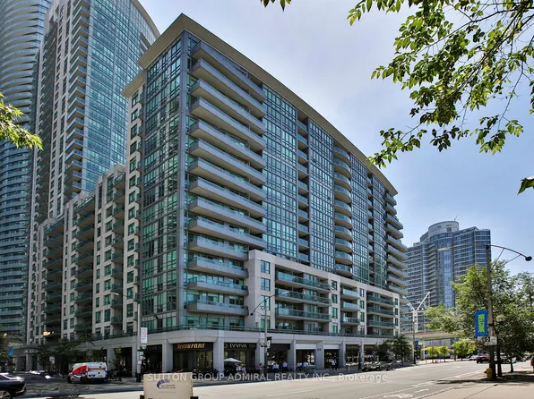 25 Lower Simcoe St #1017, Toronto, ON M5J 3A1