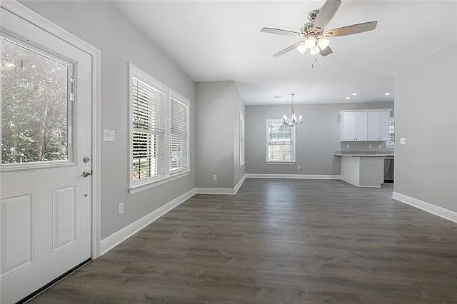 1419 N Hosmer St — Photo 3