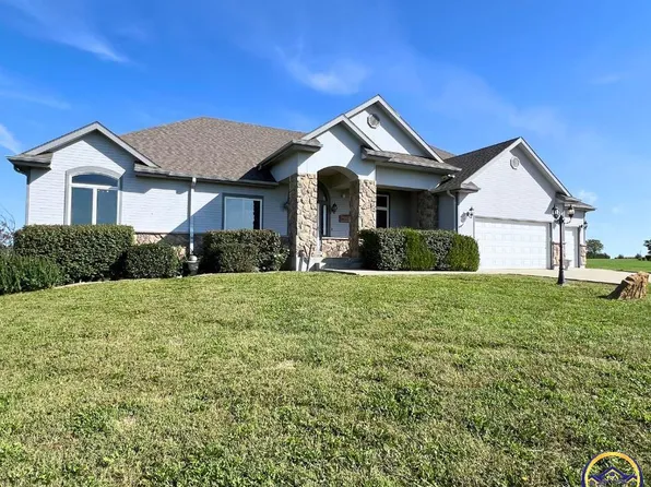 8618 SW 51st St, Topeka, KS 66610