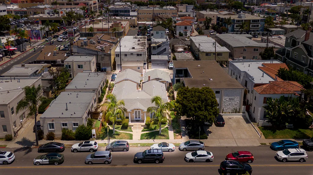 Aerial view of the front of 3847 First Ave - 3847 1st Ave #2