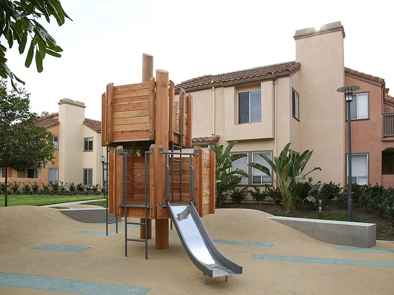 Newport North Apartment Homes — Photo 8