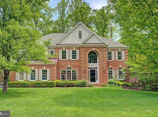 1590 Montmorency Dr, Vienna, VA 22182